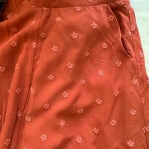 Brand new torrid 18/20 mid length skirt.